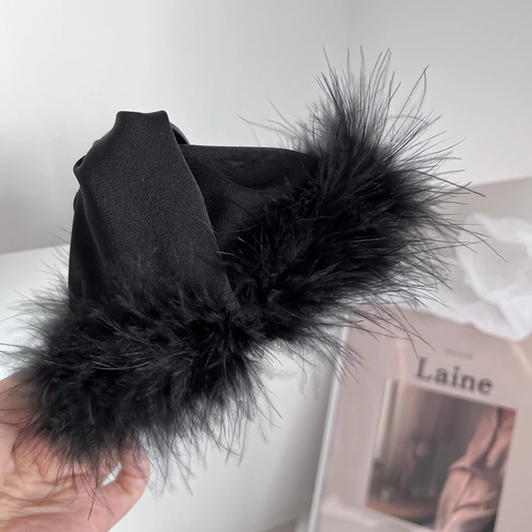 Elegant Black Feather Hair Claw Large Retro Shark Clip For Women Korean Style Hair Jaw Clip Fashion Styling Accessories