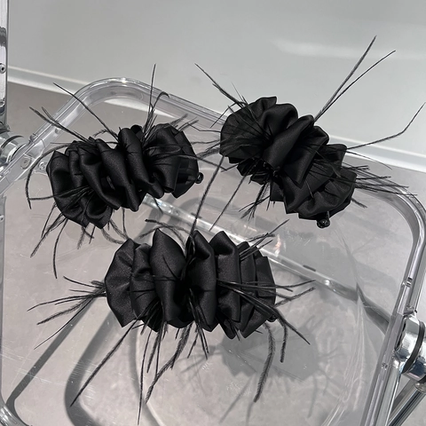 Black Satin Feather Hair Claw Clip Elegant Ruffle Banana Clip Vintage Hair Accessories For Women Party Daily Headwear