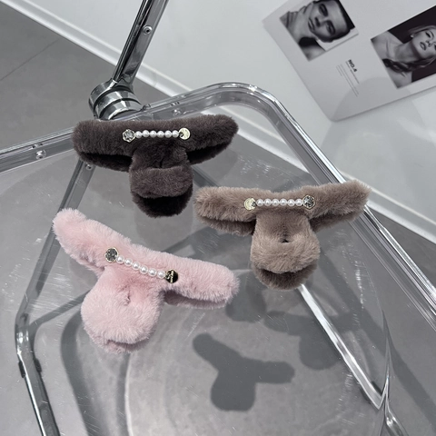 Weiche Kaninchenfell-Imitat Haarklammer Für Damen Große Plüsch Hai-Clip Mit Künstliche Perlenimitat Strass Elegantes Haar-Accessoire