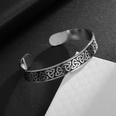 Vintage Edelstahl Keltischer Knoten Armreif Retro Nordisch Dreieck Muster Offener Armband Herren Damen Schmuck Geschenk