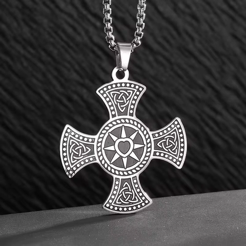 Collier Pendentif Croix Celtique en Acier Inoxydable Vintage Gothique Cœur Motif Soleil Chaîne Vénitienne Bijoux Homme Femme