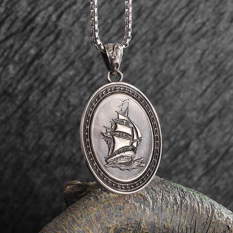 Vintage Alloy Pirate Ship Relief Oval Plate Pendant Necklace Nautical Sailing Galleon Box Chain Jewelry For Men Women