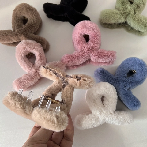 Cute Plush Hair Claw Clip Sweet Korean Style Faux Fur Large Hair Jaw Clip Autumn Winter Solid Color Hair Accessories For Women