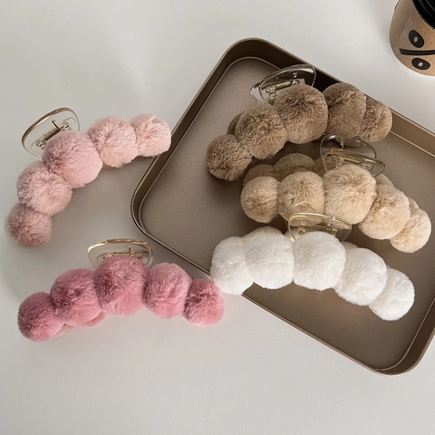 French Style Plush Ball Hair Claw Elegant Solid Color Large Shark Clip For Women Autumn Winter Hair Accessories