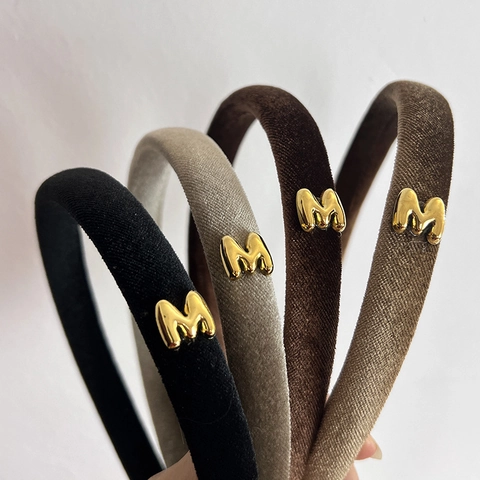 Diadema Acolchada de Terciopelo Grueso Vintage Con Letra de Metal Dorado Elegante Banda para el Cabello de Color Sólido