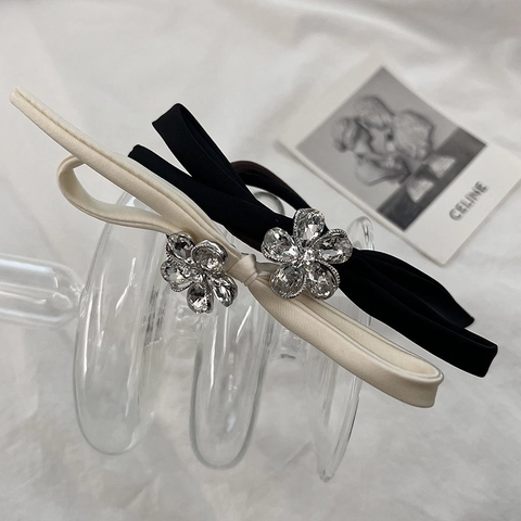 Elegante Elastico per Capelli con Fiocco in Raso e Fiore di Strass Dolce e Versatile Fascia per Capelli alla Moda Gioielli