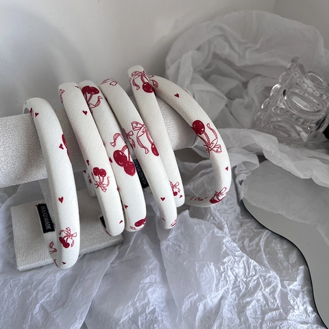 Schattige Rode Kers Strik Print Stof Haarband Voor Vrouwen Meisjes Zoete Handgemaakte Dik Gevoerde Hoofdband Sieraden