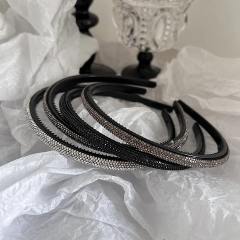 Elegante Diadema Fina de Diamantes de Imitación para Mujer Diadema Antideslizante Brillante con Dientes Accesorios para el Cabello Simples