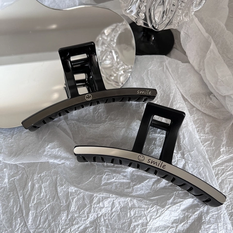 Pinza de Garra para el Cabello Grande de Acero de Titanio con Cara Sonriente y Letra Smile Elegante Pinza de Tiburón para Mujer Joyería de Moda Diaria
