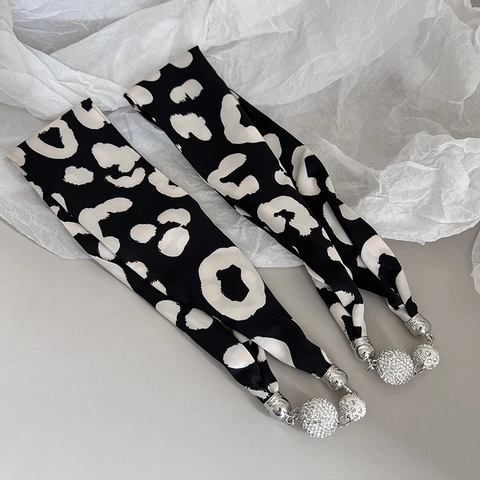 Collana Sciarpa in Nastro di Raso Retro Francese Per Donna Elegante Fascia Leopardo Pois Pendente Sfera Magnetica Strass