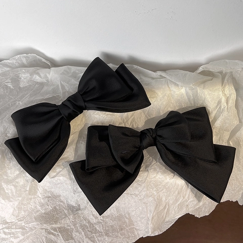 Pinza para el Pelo con Lazo de Satén Negro Estilo Hepburn Vintage Elegante Clip de Resorte de Cinta Multicapa Grande para Mujer