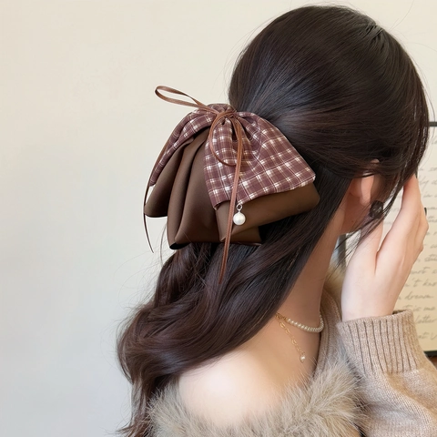 Elegante Fermaglio per Capelli Coreano con Fiocco a Quadretti e Ciondolo di Perla Artificiale Vintage in Tessuto per Donna