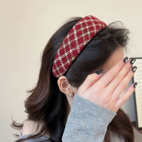 Vintage Red Plaid Tweed Wide Headband For Women Elegant Fabric Retro Checkered Hairband Sweet Holiday Style Hair Accessories