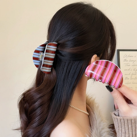 Pince à Cheveux Vintage en Acétate à Rayures de Couleur Contrastée Élégante Pince Requin Grande Épingle à Cheveux pour Femmes Accessoires