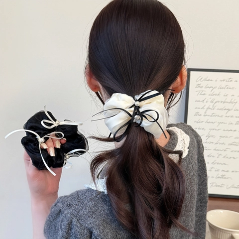 Elastici per Capelli Scrunchies in Pizzo con Fiocco Balletcore Francese e Perla Artificiale Elegante in Rete per Donna