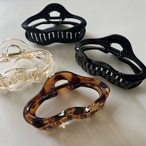 Große Flüssige Wellenlinie Haarklammer Für Damen Starker Halt Hai-Clip Schildpatt Mattschwarz Haarschmuck Für Dickes Haar