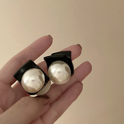 French Vintage Artificial Pearl Hair Clip Mini Black Plastic Claw Clip For Women Elegant Side Bangs Hair Accessories