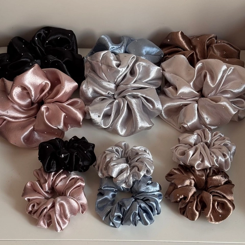 Coleteros Elegantes de Satén con Strass Elásticos de Gran Tamaño para Mujer Soporte Decorativo para Coleta de Color Sólido Plisado