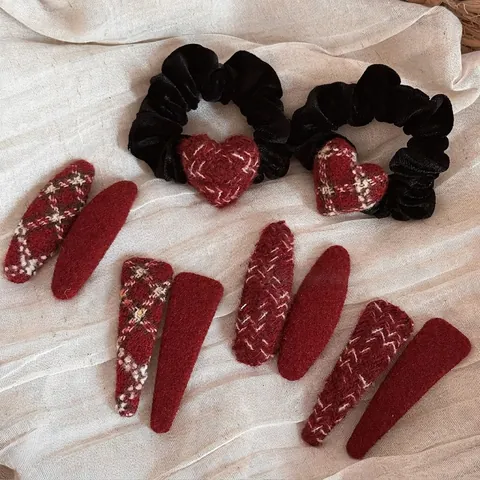 Vintage Red Plaid Fabric Hair Clips And Black Velvet Heart Scrunchies For Women Korean Sweet Style Festive Hair Accessories