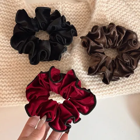 Korean Style Pleated Velvet Hair Scrunchies Elegant Elastic Hair Ties For Women Vintage Solid Color Ponytail Holder Accessory