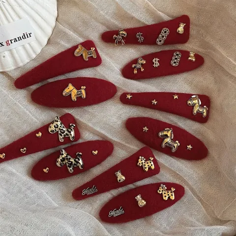 Fermaglio per Capelli Rosso in Tessuto Fatto a Mano Con Ciondolo Cavallo Cuore Stella Fermaglio BB Retrò per Capodanno Donna