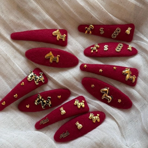 Fermaglio per Capelli Rosso in Tessuto Fatto a Mano Con Ciondolo Cavallo Cuore Stella Fermaglio BB Retrò per Capodanno Donna