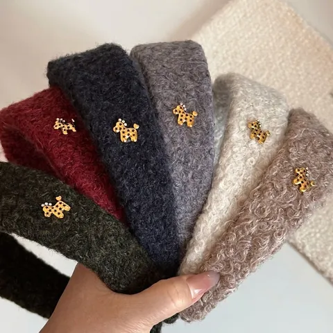 Diadema de Felpa Sherpa para Mujer Con Colgante de Perro Estrella de Metal Otoño Invierno Cálida Accesorio para el Cabello