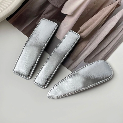 Minimalistisch Silber Metallic Leder Haarspange Geometrische BB Clip Handgemacht Genähter Rand Trendige Haarschmuck Damen