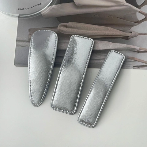 Minimalistisch Silber Metallic Leder Haarspange Geometrische BB Clip Handgemacht Genähter Rand Trendige Haarschmuck Damen