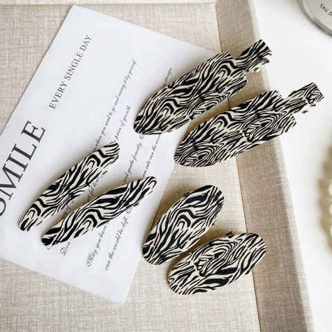 Minimalistische Haarspange Mit Zebramuster Für Damen Retro Süße Legierung Spurenlose Seitenclip Mode Haarschmuck Kopfbedeckung