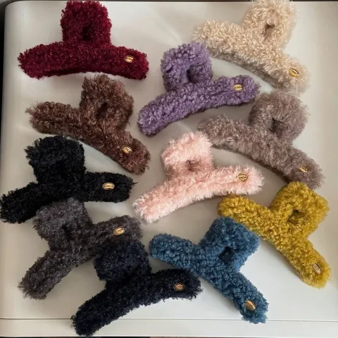 Large Plush Hair Claw Clip For Women Winter Faux Fur Shark Clip Korean Style Gold Label Hair Accessories Thick Hair