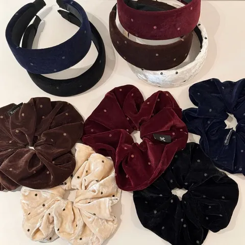 Ensemble d'Accessoires Cheveux Vintage en Velours à Pois pour Femmes Scrunchies Plissés Élégants et Serre-têtes Rembourrés Bijoux de Coiffure Automne Hiver