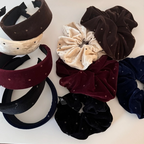 Ensemble d'Accessoires Cheveux Vintage en Velours à Pois pour Femmes Scrunchies Plissés Élégants et Serre-têtes Rembourrés Bijoux de Coiffure Automne Hiver