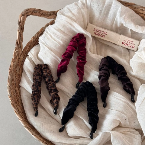 Korean Vintage Velvet Pleated Banana Hair Clip For Women Leopard Print Fabric Twist Clip High End Hair Accessories Hairgrip