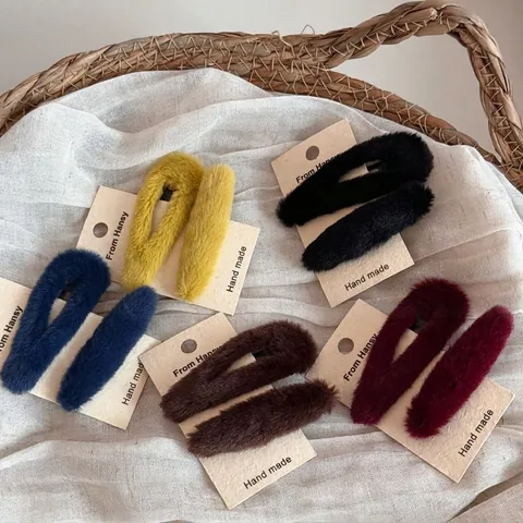 Pinces à Cheveux en Peluche Automne Hiver pour Femmes Fausse Fourrure Goutte d'Eau BB Clip Barrette Ovale Doux Chaud