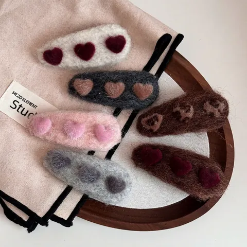 Süße Plüsch Herz Haarklammer Für Damen Herbst Winter Weiche Filz Pony Clip Niedliche BB Clip Elegante Koreanische Haarschmuck
