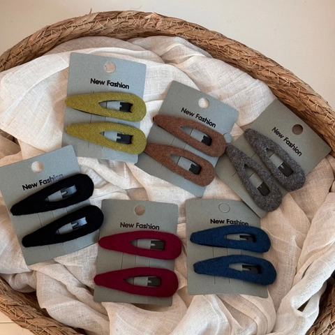 Pinzas para el Cabello BB de Gota Envueltas en Tela de Peluche Otoño Invierno Color Sólido Estilo Coreano Minimalista Accesorios para el Cabello de Mujer