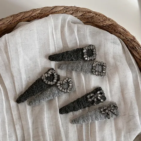 Luxury Rhinestone Plush Hair Clips For Women Elegant Heart Bow Square Duckbill Clips Soft Fabric Winter Hair Accessories
