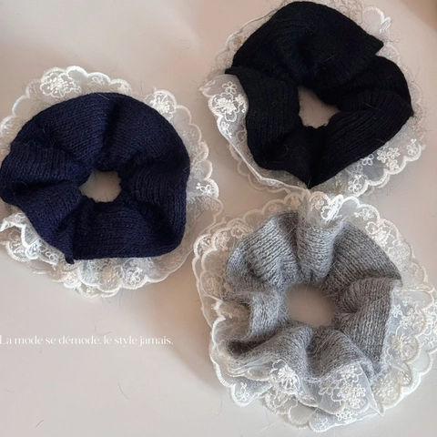 Women's Oversized Knitted Lace Scrunchies Korean High-End Minimalist Hair Ties Retro Autumn Winter Ponytail Holder Scrunchie