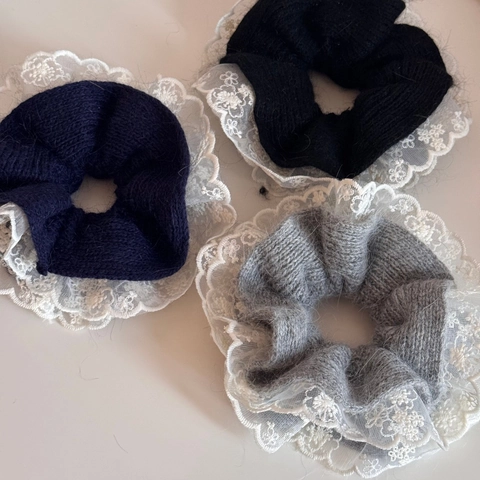 Women's Oversized Knitted Lace Scrunchies Korean High-End Minimalist Hair Ties Retro Autumn Winter Ponytail Holder Scrunchie