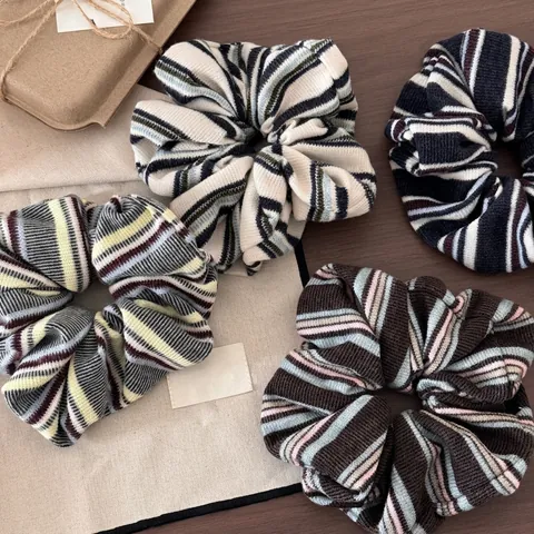 Vintage Striped Knit Fabric Scrunchies For Women Thick Soft Elastic Hair Ties Oversized Pleated Hair Accessories Daily Wear