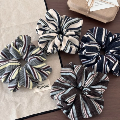 Vintage Striped Knit Fabric Scrunchies For Women Thick Soft Elastic Hair Ties Oversized Pleated Hair Accessories Daily Wear