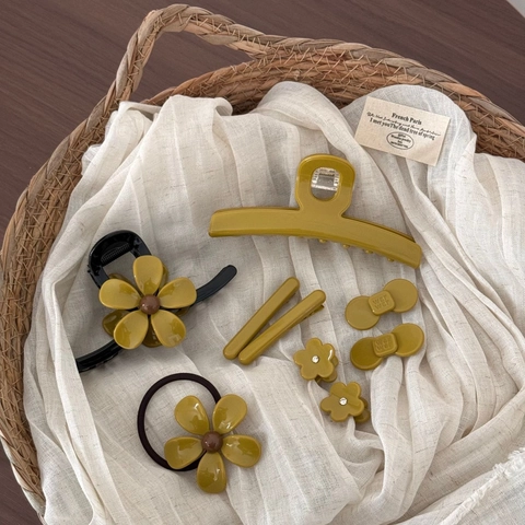Elegant Acetate Hair Claw Clip For Women Vintage Yellow Green Large Shark Clip French Style Floral Letter Hair Accessories