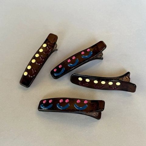 Fermagli per Capelli 3D Smile Face in Stile Coreano in Resina Marrone Caffè Clip Laterali a Becco d'Anatra Gioielli per Capelli Donna