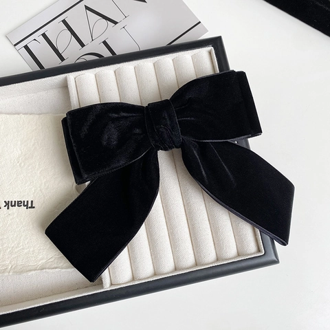 Elegant Black Velvet Bow Hair Clip For Women French Hepburn Style Vintage Large Velvet Bowknot Spring Clip Hair Accessories