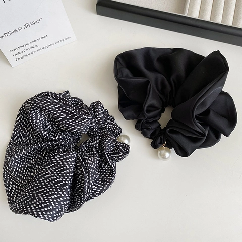 Eleganti Scrunchies in Raso a Pois Neri Elastici per Capelli Con Pendente di Perla Artificial Alta Elasticità per Acconciature Quotidiane