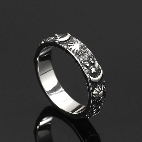 Anello in Acciaio al Titanio Vintage con Rilievo Sole Luna Stelle Punk Gotico Distressed Unisex Moda Celestiale Anello Gioielli