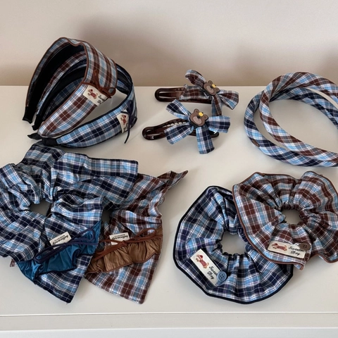 Set di Accessori per Capelli in Stile Coreano Scrunchie a Quadri con Fiocco Toppa Cane Pieghe Pizzo Cerchietto Molletta per Donna Ragazze