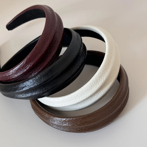 Vintage Solid Color PU Leather Padded Headband For Women Elegant Wrinkled Texture Wide Hair Band Simple Hair Accessories