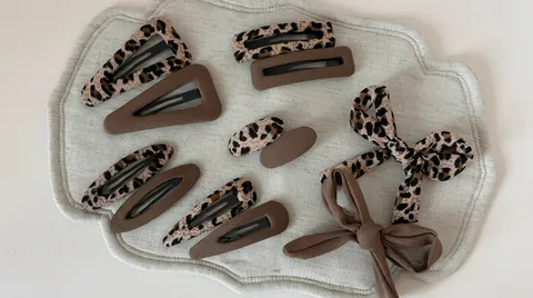 Barrettes à Cheveux Style Coréen Enveloppées de Tissu Léopard pour Femmes Élégantes Ensemble d'Accessoires de Coiffure en Alliage Marron